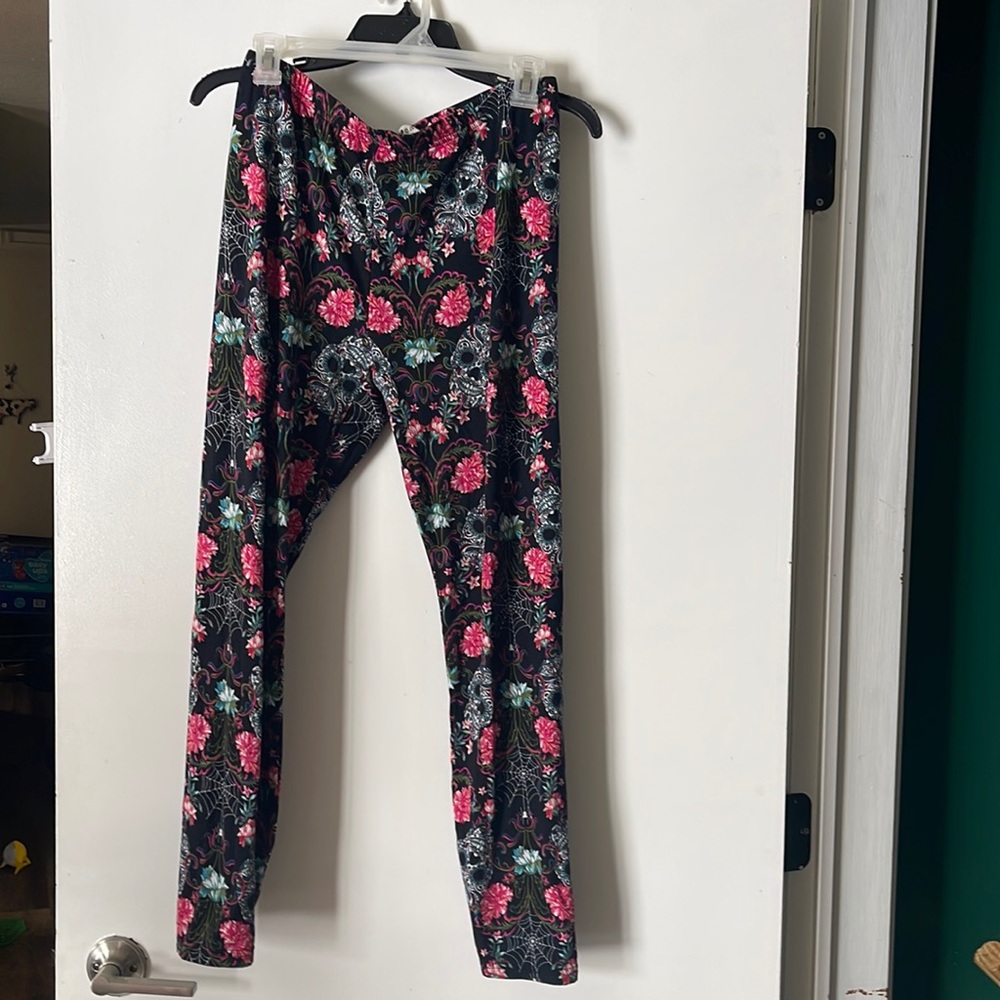 Floral skull leggings